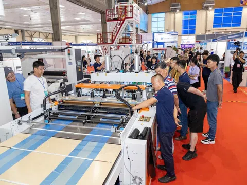 Khai mạc Triển lãm Quốc tế máy móc công nghiệp ngành Nhựa và Cao su tại Hà Nội