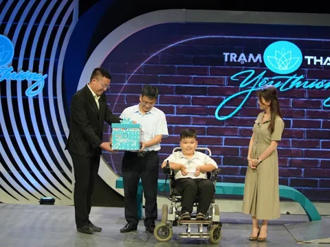 Trạm yêu thương: Những ngọn nến lung linh