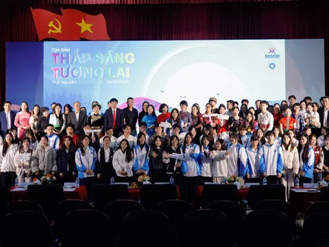 Tọa đàm truyền thông “Thắp sáng tương lai”