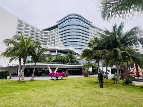 Dream Dragon Resort - Khách sạn biển 5 sao đầu tiên miền Bắc đón 7.500 khách ba ngày đầu năm