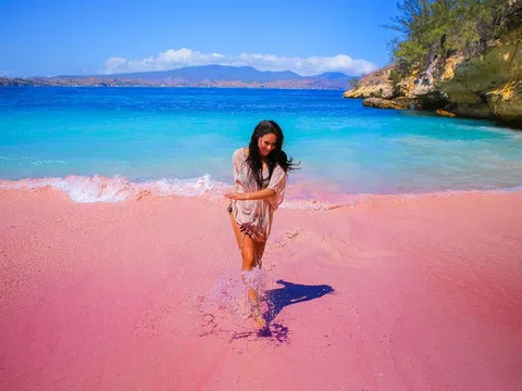 Những bãi biển cát hồng đẹp nhất thế giới