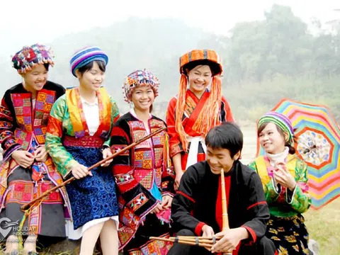 Tỉnh nào nổi tiếng với chợ tình Phong Lưu?