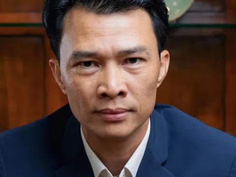 Ông chủ nội thất D'Furni lách qua khe cửa hẹp vượt bão Covid