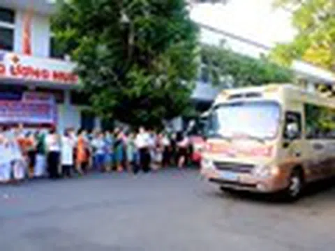 Hàng trăm “chiến sĩ áo trắng” gấp rút lên đường chia lửa với miền Nam