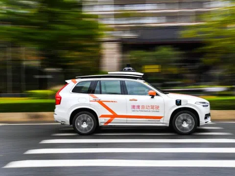 "Trung Quốc: Taxi tự lái bắt đầu lăn bánh"