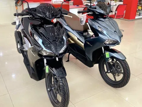 Giá xe Honda Air Blade chênh cả chục triệu đồng so với giá niêm yết, khách vẫn săn mua ầm ầm