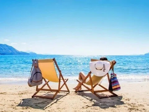 Đi du lịch hè cần nhớ 3 mẹo này để tránh sốc nhiệt