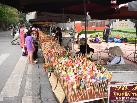 Cuối tuần nặn tò he tại phố đi bộ