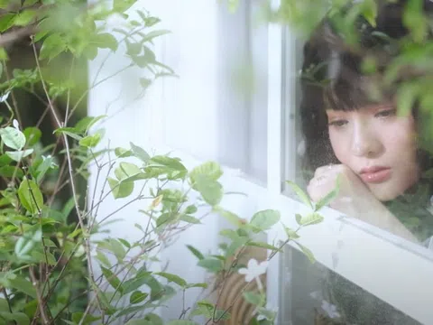 Bảo Yến Rosie tung trailer MV Anh lại làm em khóc