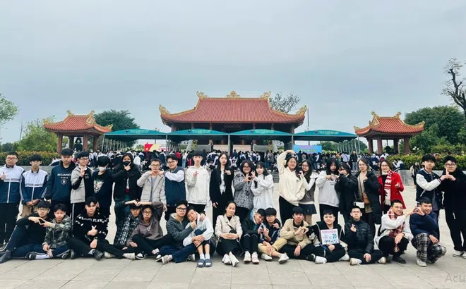 Lan tỏa tình yêu lịch sử với tour học tập ở di tích Đại đội 915 Thái Nguyên - Hành trình tìm về cội nguồn