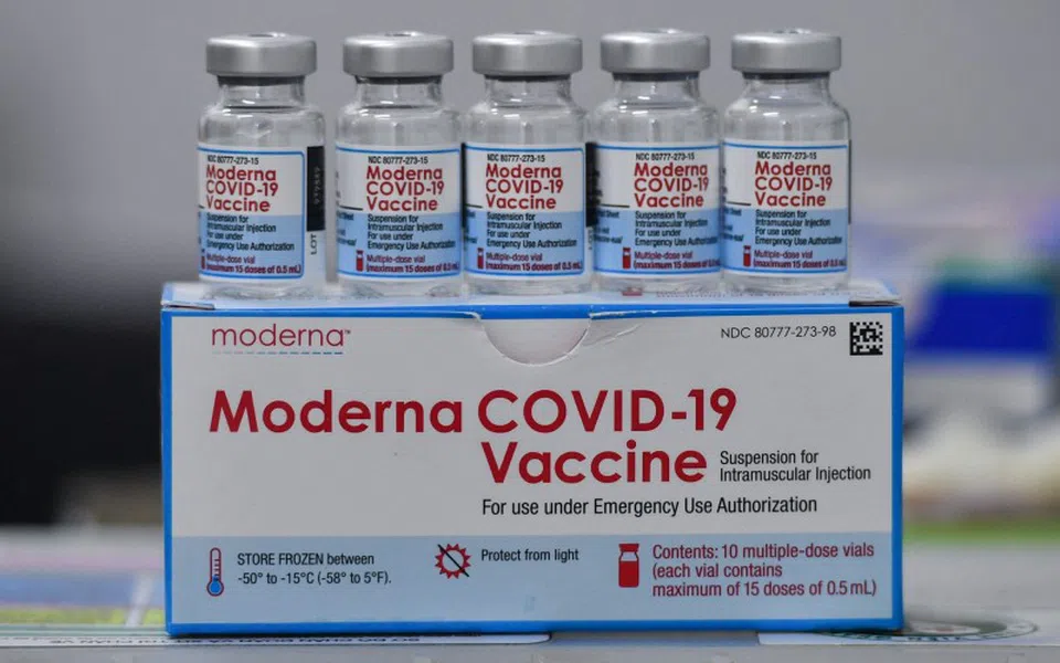 Người tiêm mũi 1 Moderna, mũi 2 có thể thay thế bằng vaccine nào?