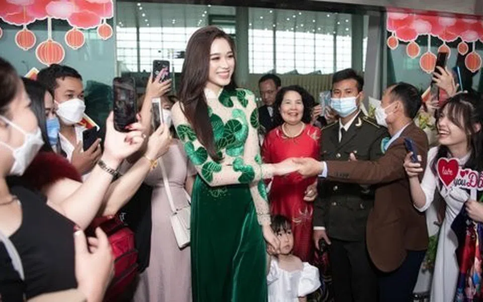 Hoa hậu Đỗ Hà được chào đón nồng nhiệt tại quê nhà sau thành tích Top 13 tại Miss Wolrd 2021